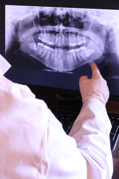Best Cracked Tooth Emergency Dentist  in Bolindale, OH